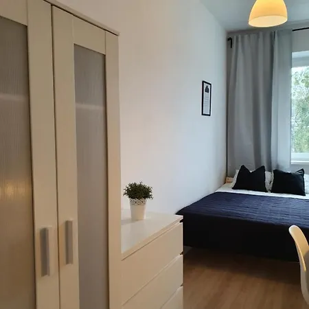 Mieszkanie 4-pokojowe Przy Rivierze Homestay *